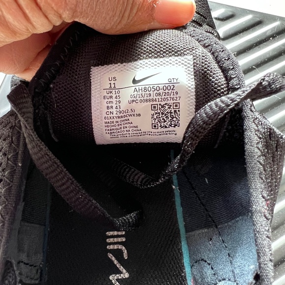 (USED) Nike Air Max 270 Sneaker - Men's - Picture 16 of 16